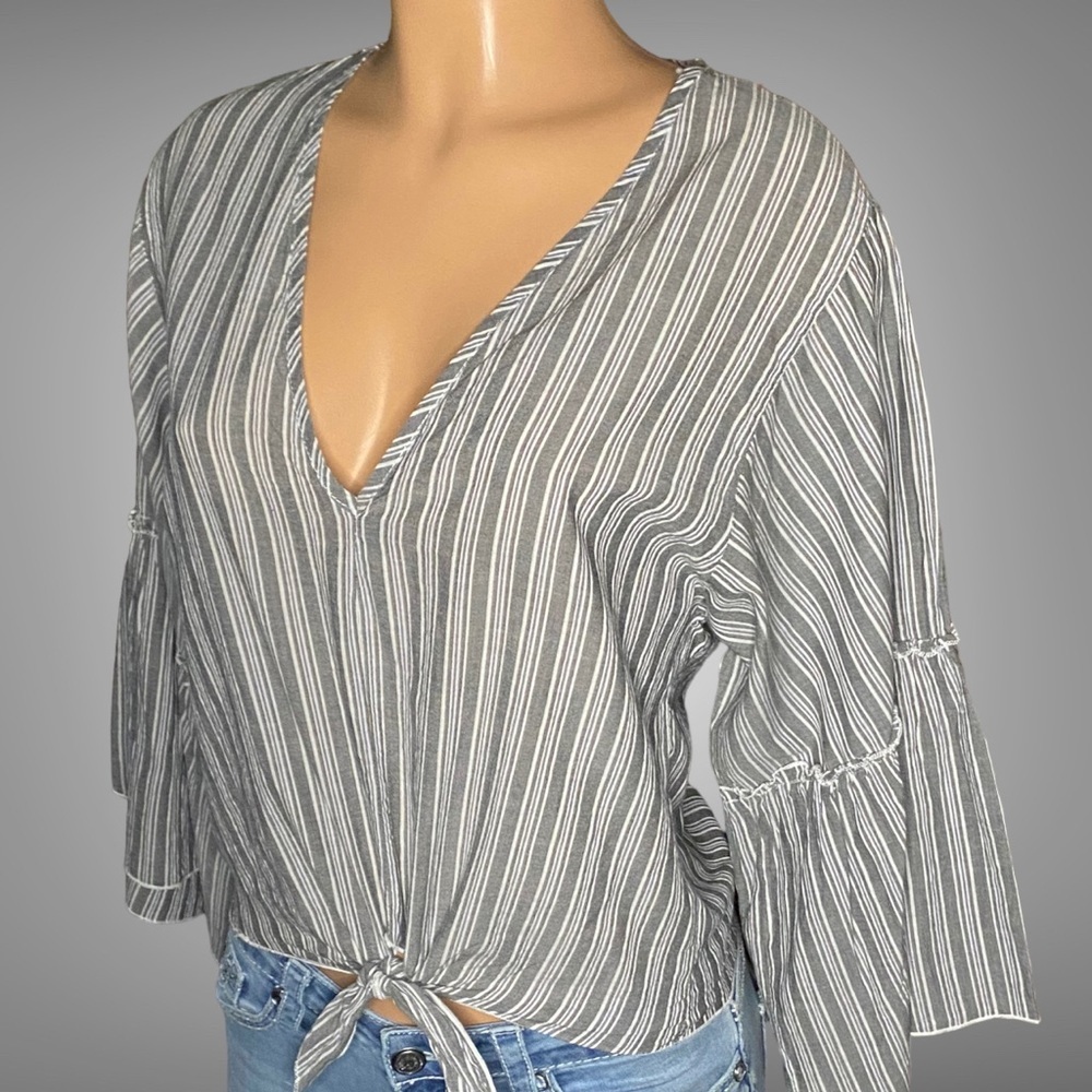 Lavender Field Bell Arm Slightly Cropped Front Knot 100% Cotton Boho Peasant Top - Picture 2 of 8